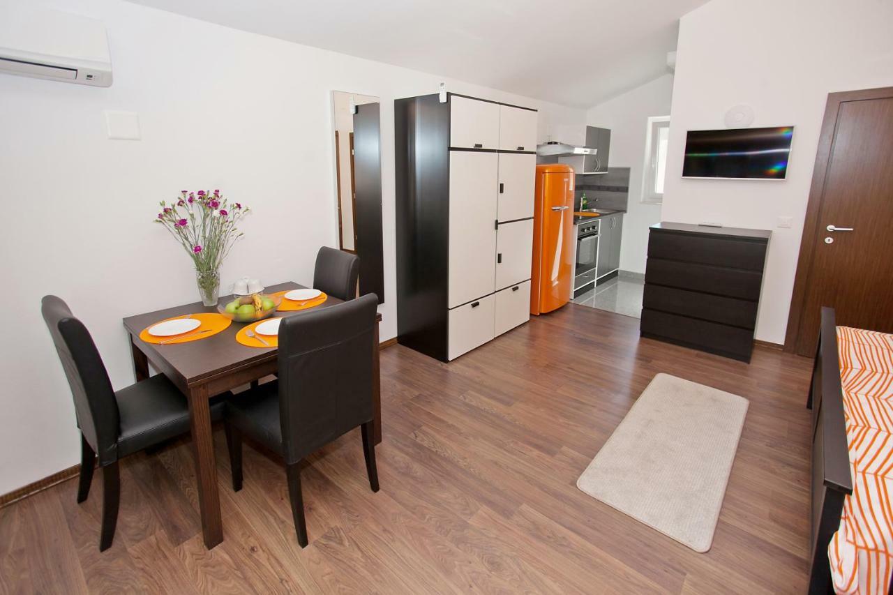 Apartments Classic#Bnm Biograd Na Moru Extérieur photo